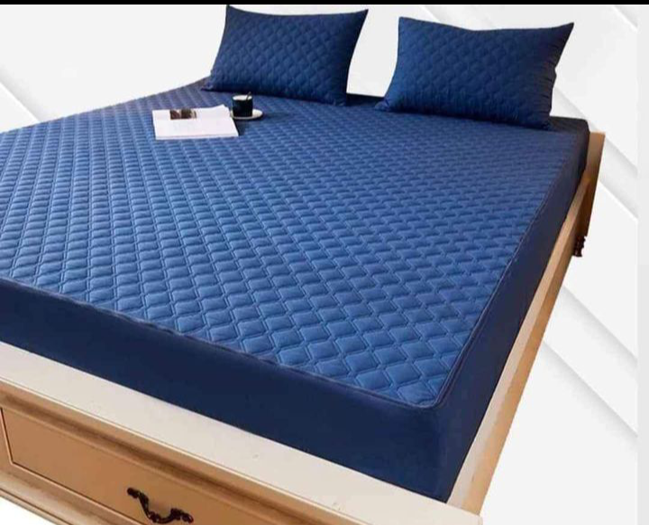 PROTECTOR DE COLCHÓN ANTIFLUIDO ACOLCHADO + ¡2 Fundas de Almohada de REGALO!