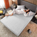 100% IMPERMEABLE | PROTECTOR DE COLCHÓN ACOLCHADO + ¡2 Fundas de Almohada de REGALO!