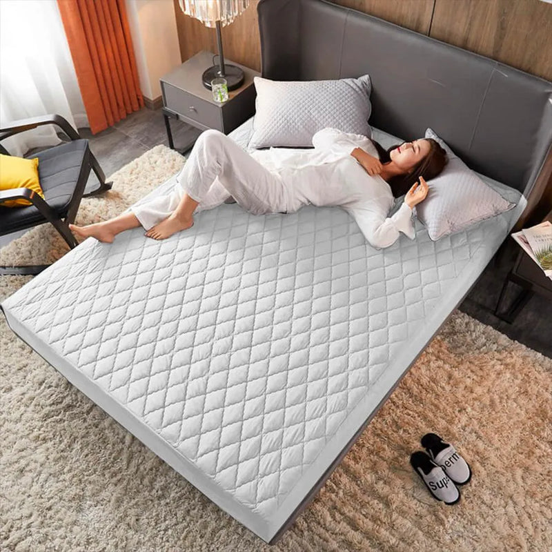 PROTECTOR DE COLCHÓN ANTIFLUIDO ACOLCHADO + ¡2 Fundas de Almohada de REGALO!